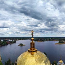 Seliger lake, Tver region//Если вы планируете поездку на озеро Селигер, или будете проезжать мимо, обязательно поднимитесь на колокольню в Ниловой пустыни Отсюда со смотровой площадки открывается потрясающая панорама на озеро  