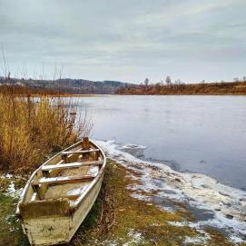 Увидела неделю назад в ленте фотографию лодочек на берегу Оки на рассвете, и все, внутри поселилось всепоглощающее желание увидеть это в живую Незамедлительно родился небольшой маршрут выходного дня по Подмосковью и Калужской области: Москва - Серпухов - Таруса