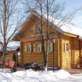 Семёнов, Нижегородская область. В своих путешествиях я всегда стараюсь охватить максимум, поэтому одним Нижним Новгородом мы не ограничились. Я долго думала какому направлению посвятить день, и в итоге сочла оптимальным для марта месяца поездку в Семёнов, родину русской хохломы