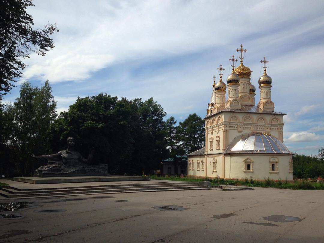 Преображенская церковь Спаса на Яру и памятник Есенину⛪️ #россия #рязань #путешествия #архитектура